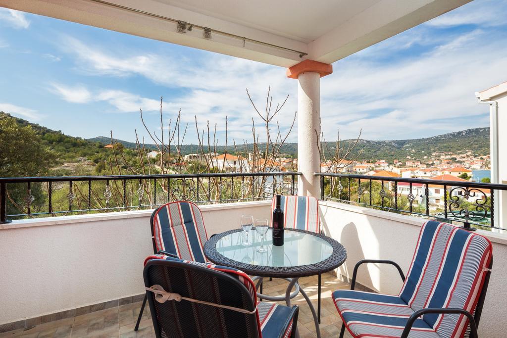 Villa Nada Vinišće Exterior foto