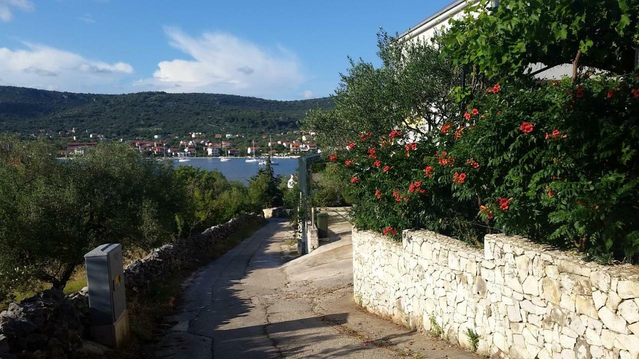 Villa Nada Vinišće Exterior foto